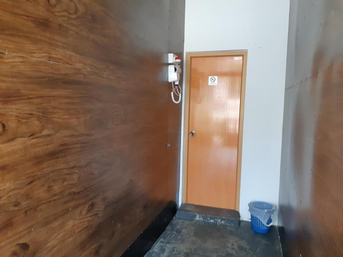 Siril Guesthouse Hostel Нувара-Елія Екстер'єр фото